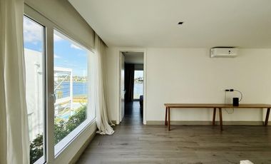 Alquiler y/o Venta en Barbarita a la Laguna, 5 Dormitorios en Suite.