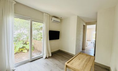 Alquiler y/o Venta en Barbarita a la Laguna, 5 Dormitorios en Suite.