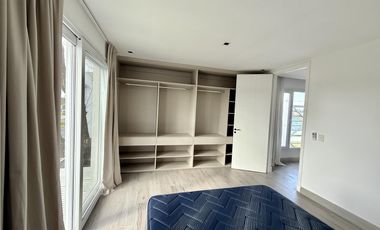 Alquiler y/o Venta en Barbarita a la Laguna, 5 Dormitorios en Suite.