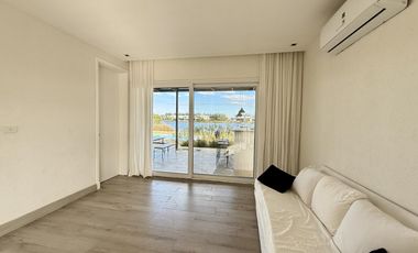 Alquiler y/o Venta en Barbarita a la Laguna, 5 Dormitorios en Suite.