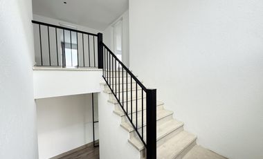 Alquiler y/o Venta en Barbarita a la Laguna, 5 Dormitorios en Suite.