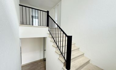 Alquiler y/o Venta en Barbarita a la Laguna, 5 Dormitorios en Suite.