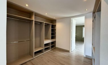 Alquiler y/o Venta en Barbarita a la Laguna, 5 Dormitorios en Suite.