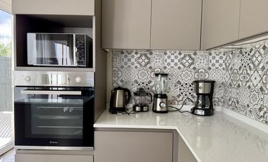 Alquiler y/o Venta en Barbarita a la Laguna, 5 Dormitorios en Suite.