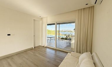 Alquiler y/o Venta en Barbarita a la Laguna, 5 Dormitorios en Suite.