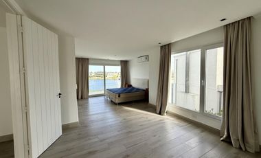 Alquiler y/o Venta en Barbarita a la Laguna, 5 Dormitorios en Suite.