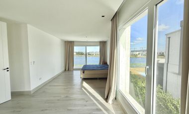 Alquiler y/o Venta en Barbarita a la Laguna, 5 Dormitorios en Suite.