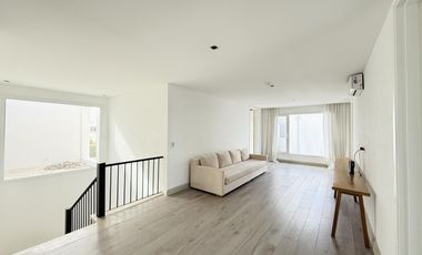 Alquiler y/o Venta en Barbarita a la Laguna, 5 Dormitorios en Suite.