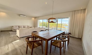 Alquiler y/o Venta en Barbarita a la Laguna, 5 Dormitorios en Suite.