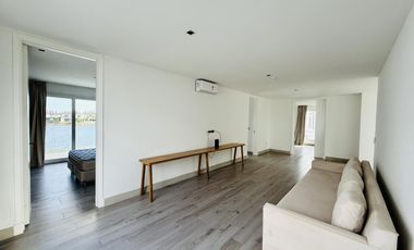 Alquiler y/o Venta en Barbarita a la Laguna, 5 Dormitorios en Suite.
