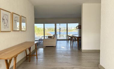 Alquiler y/o Venta en Barbarita a la Laguna, 5 Dormitorios en Suite.
