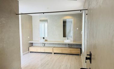 Alquiler y/o Venta en Barbarita a la Laguna, 5 Dormitorios en Suite.