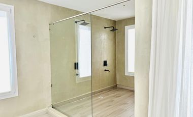 Alquiler y/o Venta en Barbarita a la Laguna, 5 Dormitorios en Suite.