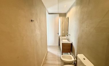 Alquiler y/o Venta en Barbarita a la Laguna, 5 Dormitorios en Suite.