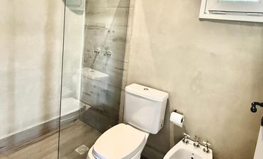 Alquiler y/o Venta en Barbarita a la Laguna, 5 Dormitorios en Suite.