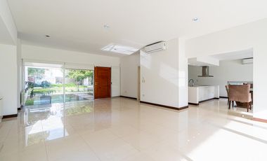 Oportunidad Casa en  Kentucky Barrio Privado Funes