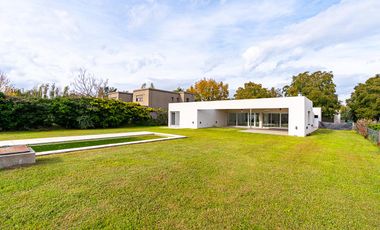 Oportunidad Casa en  Kentucky Barrio Privado Funes