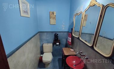 Gran casa en venta a metros de Av. Lujan y Av. 7 de Marzo