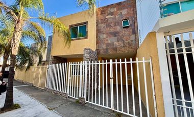 Casa en Venta en Jardines del Valle
