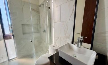 Casa en Venta en Parques Vallarta, Coto Cedro, Solares. Casa con Roof Garden