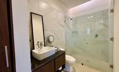 Casa en Venta en Parques Vallarta, Coto Cedro, Solares. Casa con Roof Garden