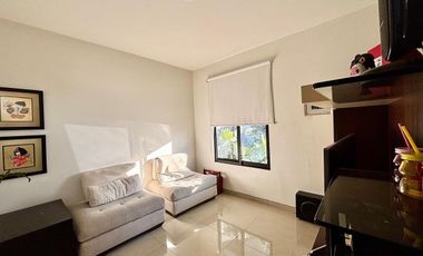 Casa en Venta en Parques Vallarta, Coto Cedro, Solares. Casa con Roof Garden
