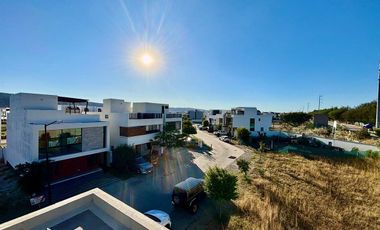 Casa en Venta en Parques Vallarta, Coto Cedro, Solares. Casa con Roof Garden