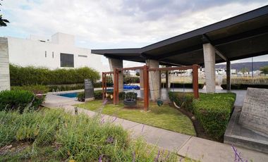 Casa en Venta en Parques Vallarta, Coto Cedro, Solares. Casa con Roof Garden