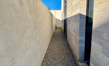 Casa en Venta en Parques Vallarta, Coto Cedro, Solares. Casa con Roof Garden