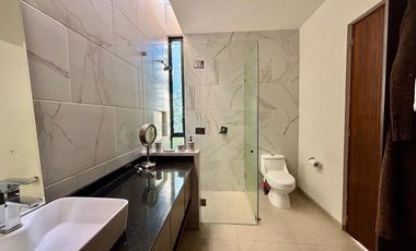Casa en Venta en Parques Vallarta, Coto Cedro, Solares. Casa con Roof Garden