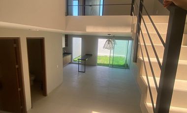 Preventa Casa Roble Residencial. A un costado de Bugambilias.
