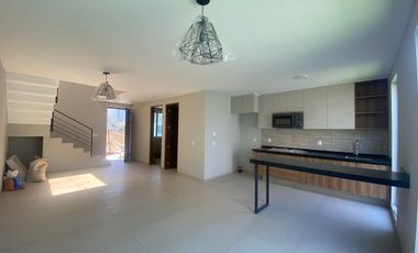 Preventa Casa Roble Residencial. A un costado de Bugambilias.