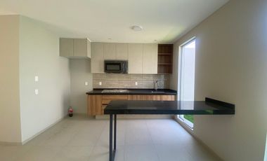 Preventa Casa Roble Residencial. A un costado de Bugambilias.