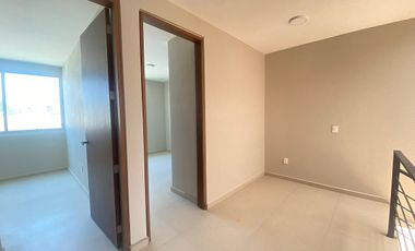 Preventa Casa Roble Residencial. A un costado de Bugambilias.