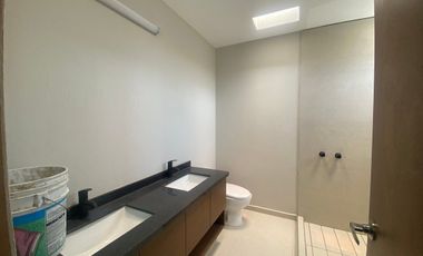 Preventa Casa Roble Residencial. A un costado de Bugambilias.