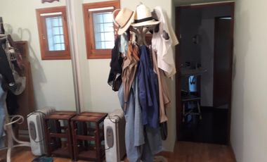 Fracción y casa en Venta Gorina
