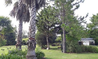 Fracción y casa en Venta Gorina