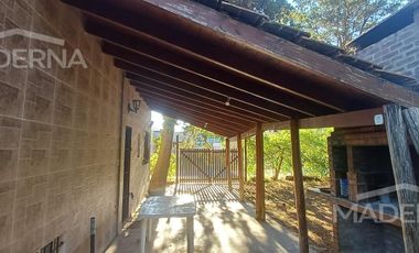 Viví en la Costa y que tu casa también genere ingresos – Casa   2 dúplex en block