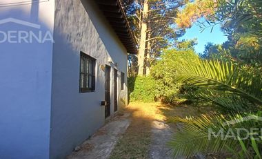 Viví en la Costa y que tu casa también genere ingresos – Casa   2 dúplex en block