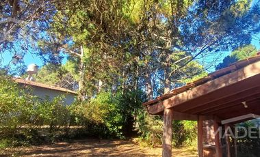 Viví en la Costa y que tu casa también genere ingresos – Casa   2 dúplex en block