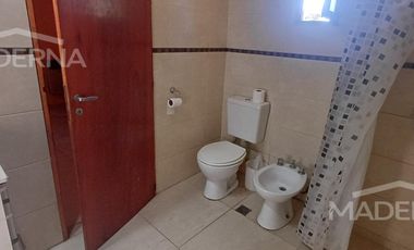 Viví en la Costa y que tu casa también genere ingresos – Casa   2 dúplex en block