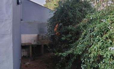 Viví en la Costa y que tu casa también genere ingresos – Casa   2 dúplex en block