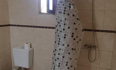 Viví en la Costa y que tu casa también genere ingresos – Casa   2 dúplex en block