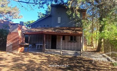 Viví en la Costa y que tu casa también genere ingresos – Casa   2 dúplex en block