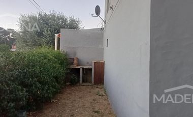 Viví en la Costa y que tu casa también genere ingresos – Casa   2 dúplex en block