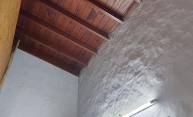 Viví en la Costa y que tu casa también genere ingresos – Casa   2 dúplex en block