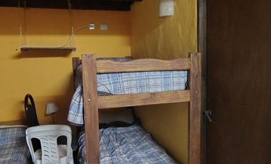 Viví en la Costa y que tu casa también genere ingresos – Casa   2 dúplex en block