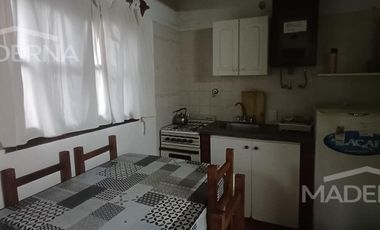 Viví en la Costa y que tu casa también genere ingresos – Casa   2 dúplex en block