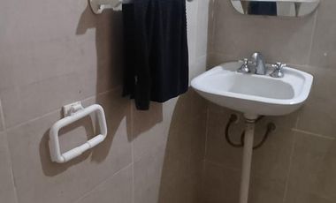 Viví en la Costa y que tu casa también genere ingresos – Casa   2 dúplex en block