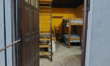 Viví en la Costa y que tu casa también genere ingresos – Casa   2 dúplex en block